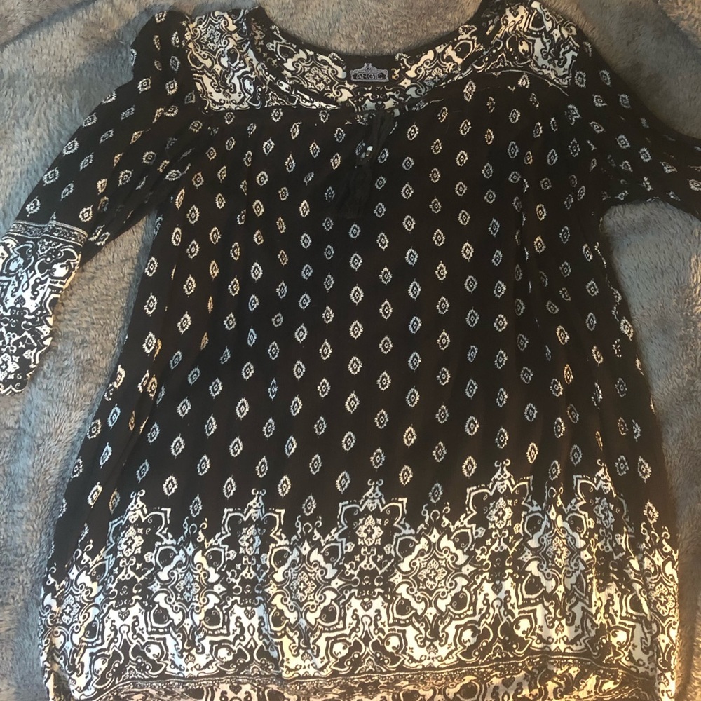 Angie’s brand long sleeve blouse